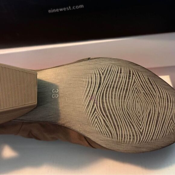 New in the box! Miz Mooz bronze leather wedge sandals - Picture 7 of 7